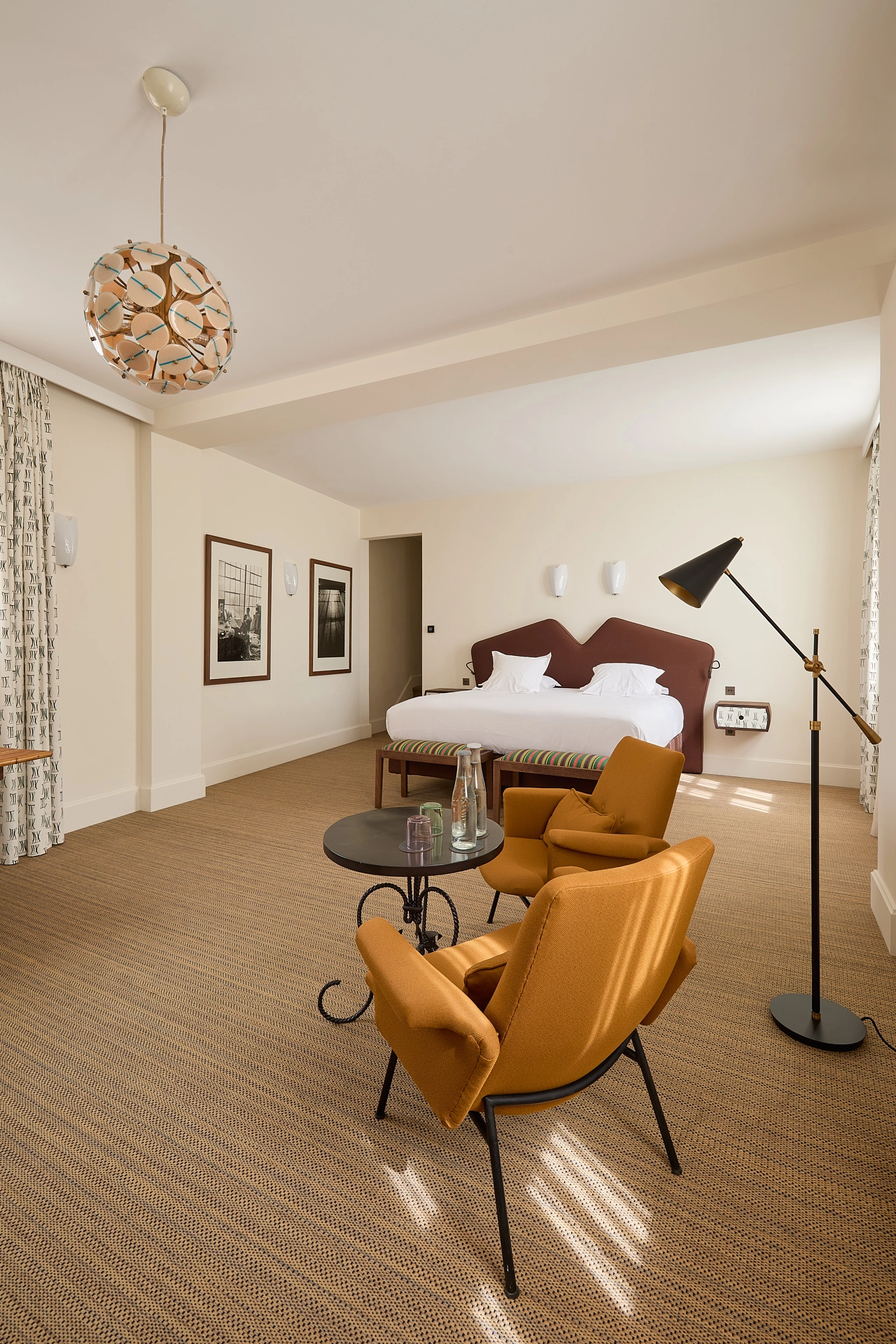 Room at hotel Le Nord-Pinus in Arles